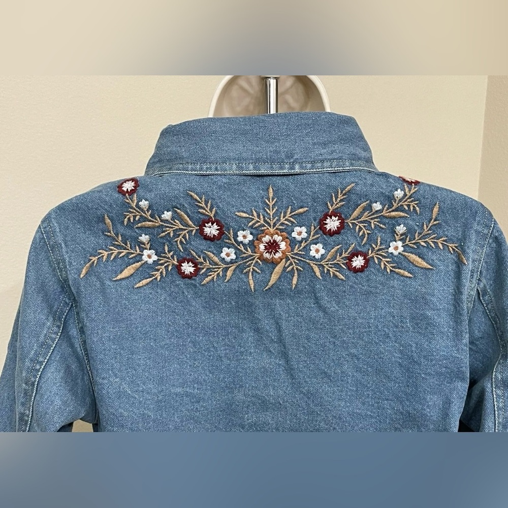 Keren Hart Women’s Blue Floral Embroidery Long Sleeve Button Up Denim Jacket s M - Picture 6 of 12